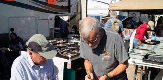 Pat McMahan and customer at Quartzsite