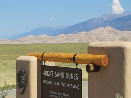 entrance sign for the great sand dunes national park