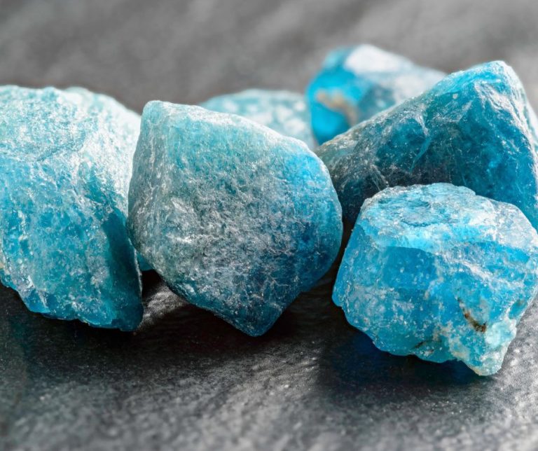 Apatite from Crystals to Phosphate Rock | Rock & Gem Magazine