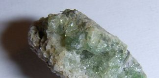 single greenish trinitite specimen