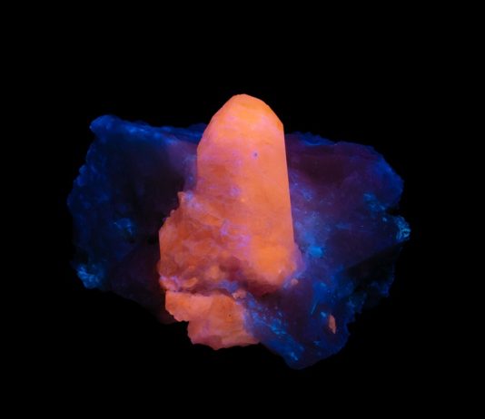 afghanite uv rocks specimen