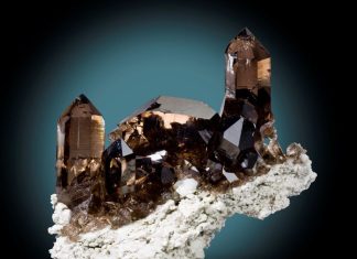 smokey quartz variety